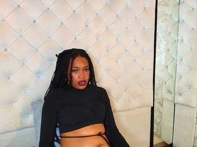 CrystalBrooke3x's BongaCams show and profile