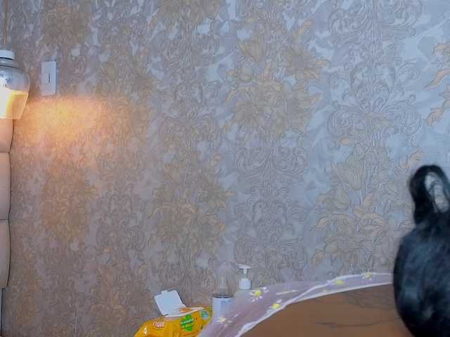 CrystalBrooke3x's BongaCams show and profile