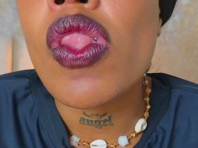 CrystalBrooke3x's BongaCams show and profile