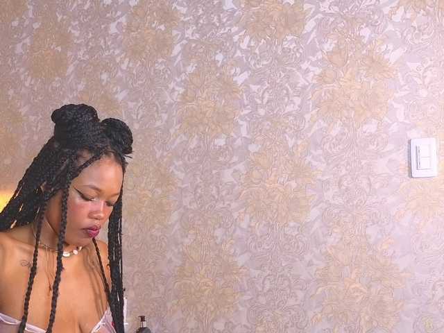 CrystalBrooke3x's BongaCams show and profile