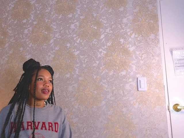 CrystalBrooke3x's BongaCams show and profile