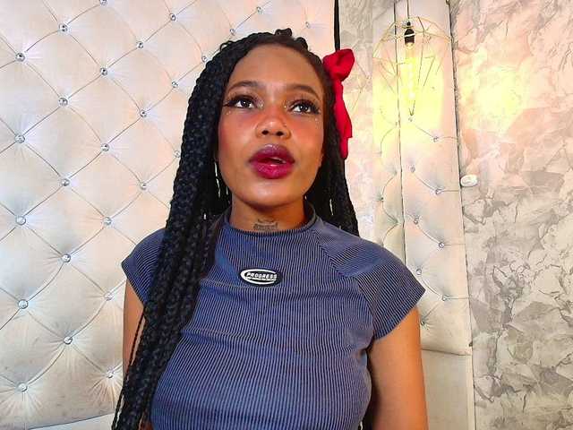 CrystalBrooke3x's BongaCams show and profile