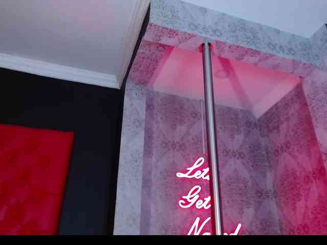 CrystalBrooke3x webcam