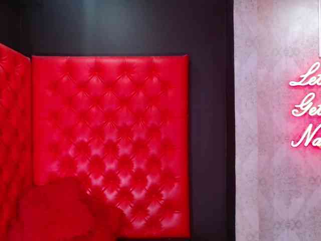 CrystalBrooke3x webcam