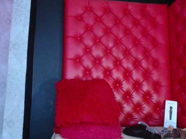 CrystalBrooke3x webcam