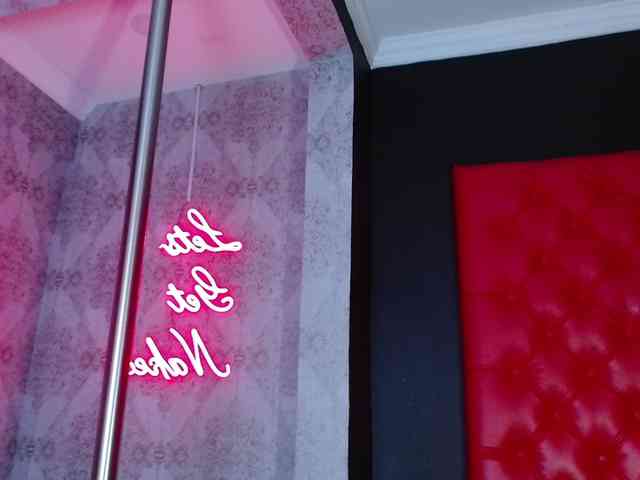 CrystalBrooke3x webcam