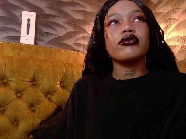 CrystalBrooke3x Live Webcam on BongaCams