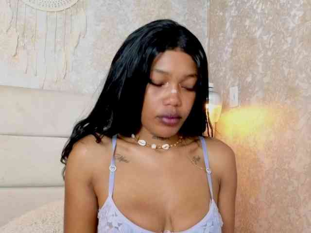 CrystalBrooke3x Live Webcam on BongaCams