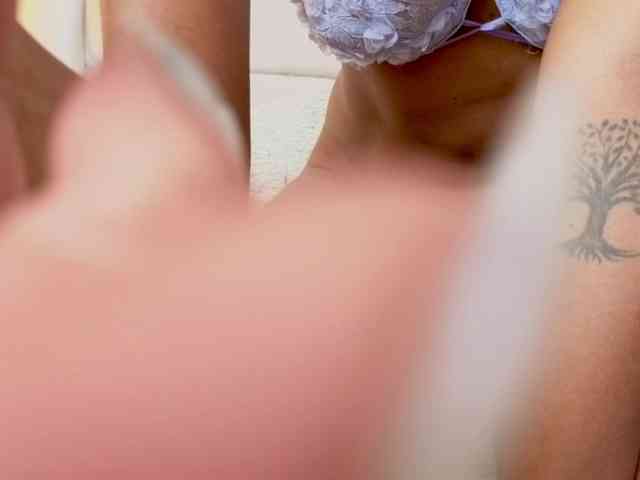 CrystalBrooke3x webcam