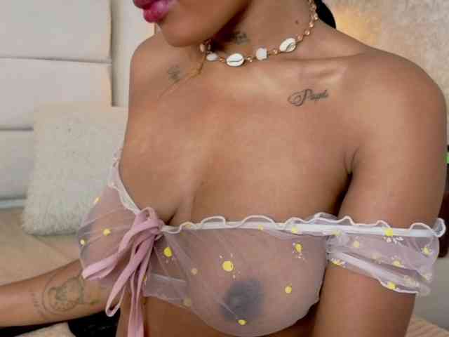 CrystalBrooke3x webcam