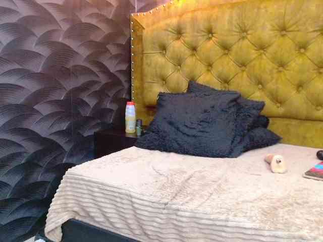 CrystalBrooke3x webcam