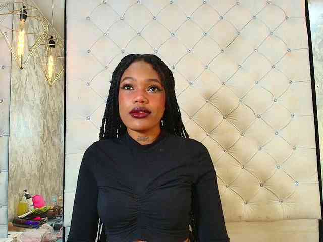 CrystalBrooke3x Live Webcam on BongaCams