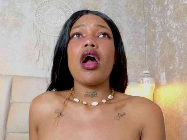 CrystalBrooke3x Live Webcam on BongaCams