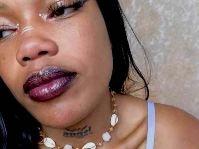 CrystalBrooke3x webcam