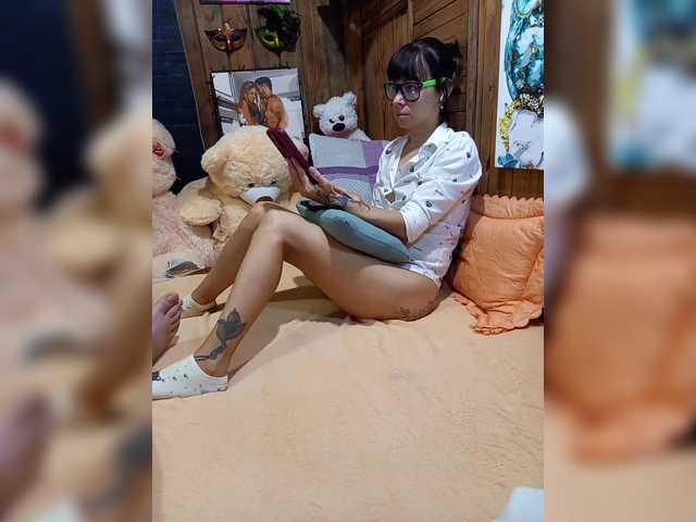 Gorgeous Cottoncandy1-1 wants you to fuck their body now Cottoncandy1-1 from BongaCams