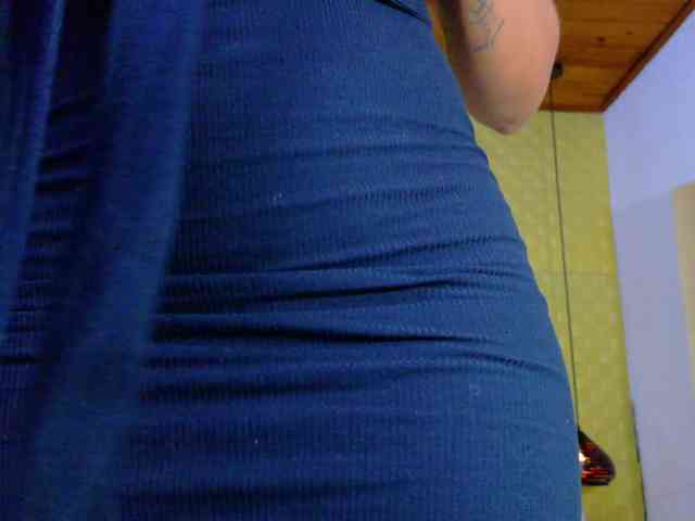 Mrs-booty webcam