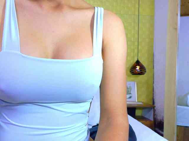 Mrs-booty webcam