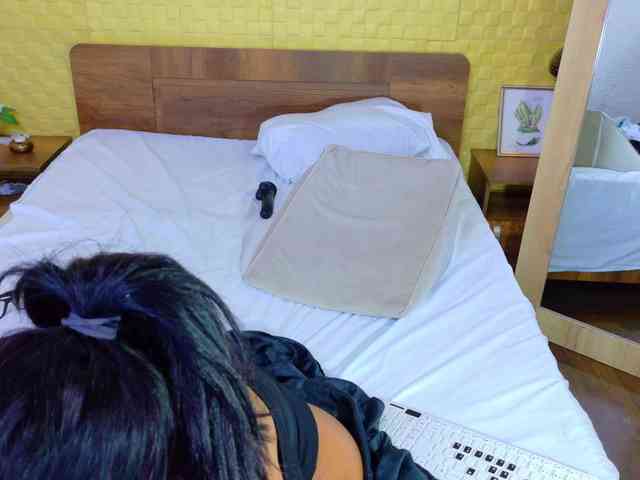 Mrs-booty webcam