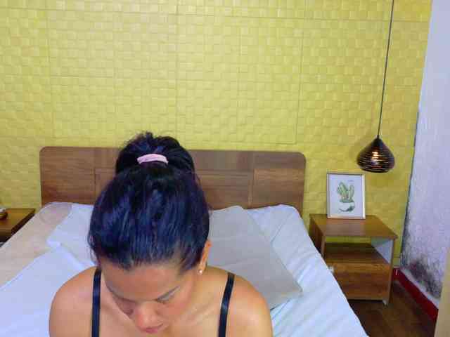 Mrs-booty webcam