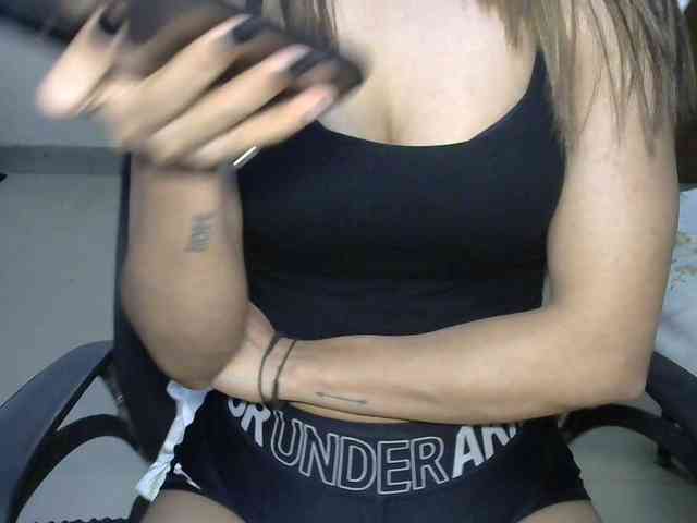 Babyniaa webcam