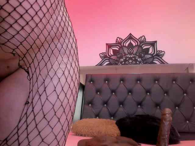 Alyssa-Kross Alyssa-Kross