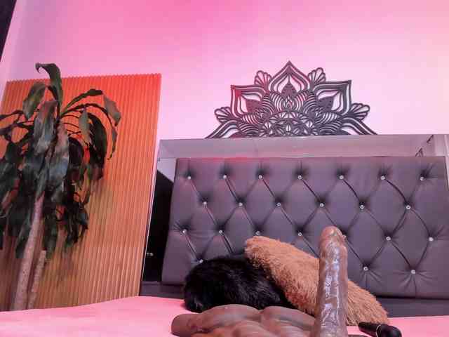 Alyssa-Kross Alyssa-Kross