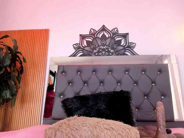 Alyssa-Kross Alyssa-Kross