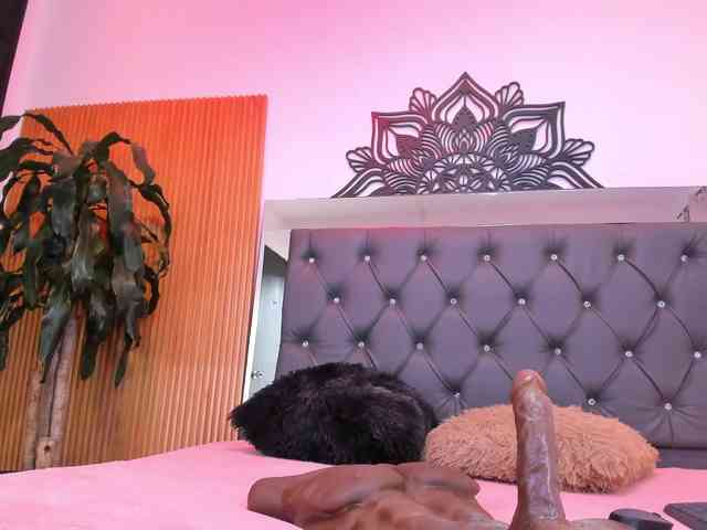 Alyssa-Kross Alyssa-Kross