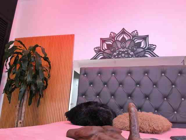 Alyssa-Kross Alyssa-Kross