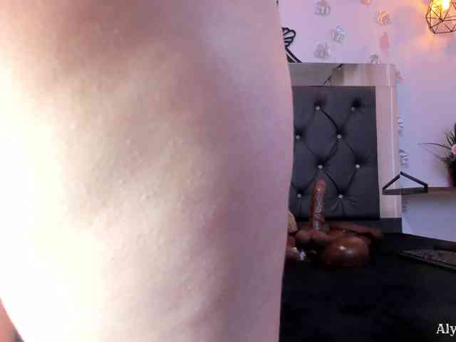 porn chatroom Alyssa-Kross