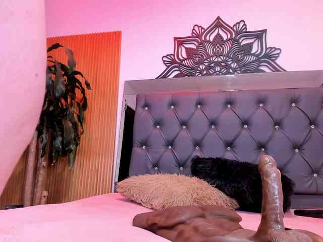 Alyssa-Kross Alyssa-Kross