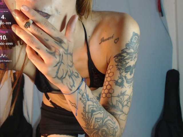 KarlaAmber's BongaCams show and profile