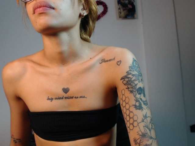 KarlaAmber's BongaCams show and profile