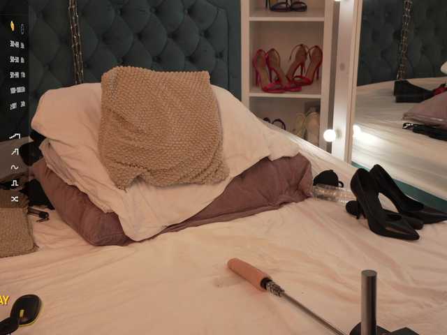 shiny-lily's BongaCams show and profile