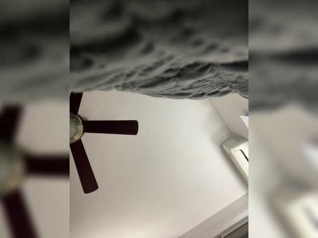 APRILHILL live cam profile