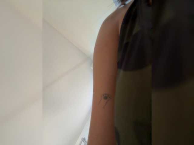 APRILHILL's BongaCams show and profile