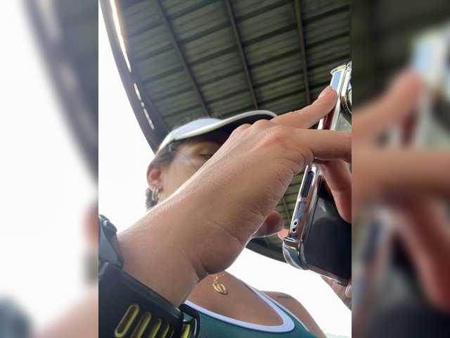 APRILHILL's BongaCams show and profile