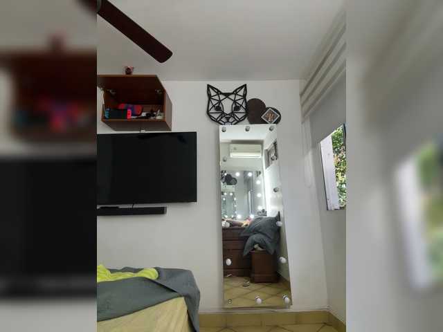 APRILHILL's BongaCams show and profile