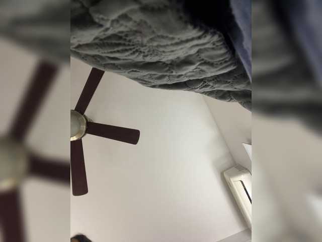 APRILHILL live cam profile