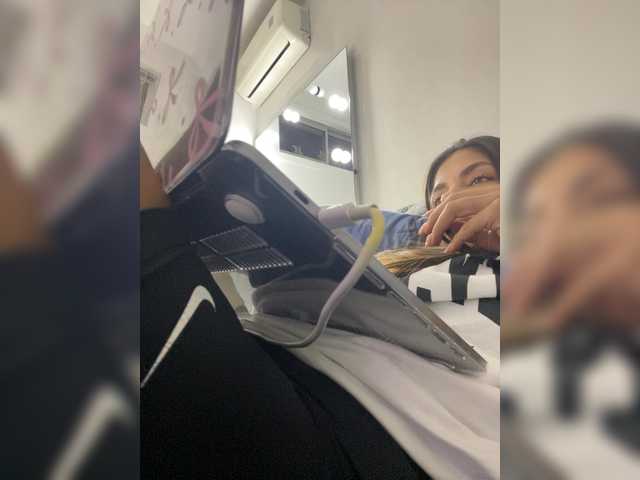 APRILHILL's BongaCams show and profile