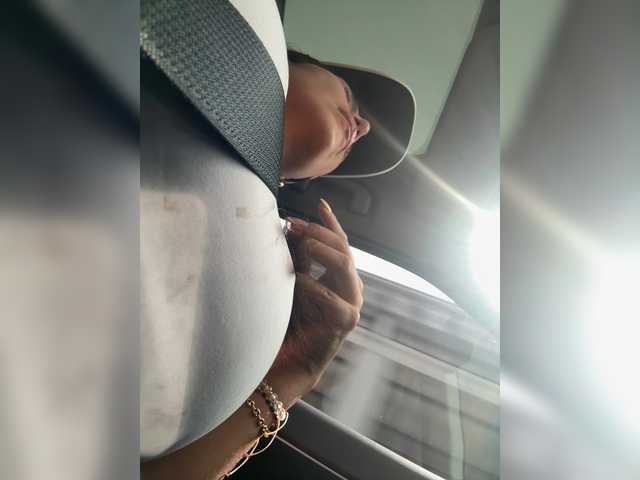 APRILHILL's BongaCams show and profile