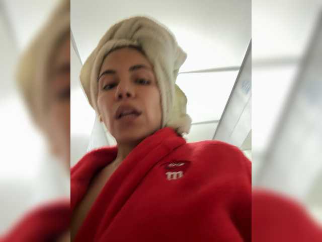 APRILHILL's BongaCams show and profile