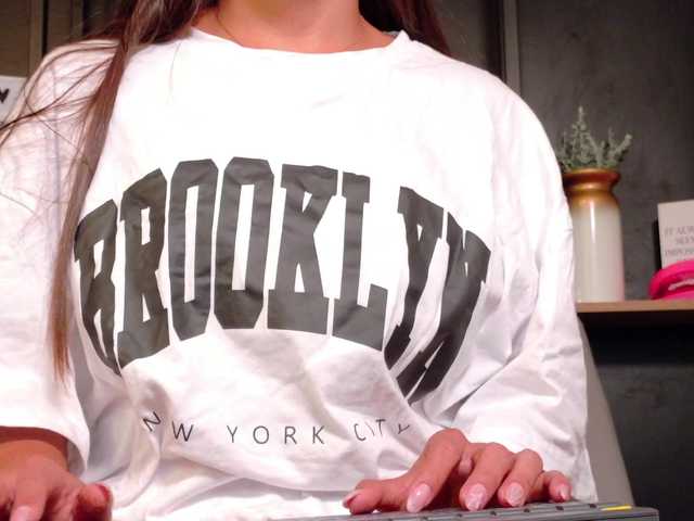 APRILHILL's BongaCams show and profile