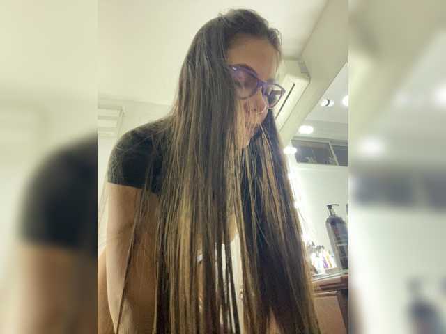 APRILHILL's BongaCams show and profile