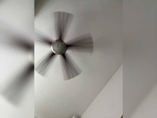 APRILHILL live cam profile