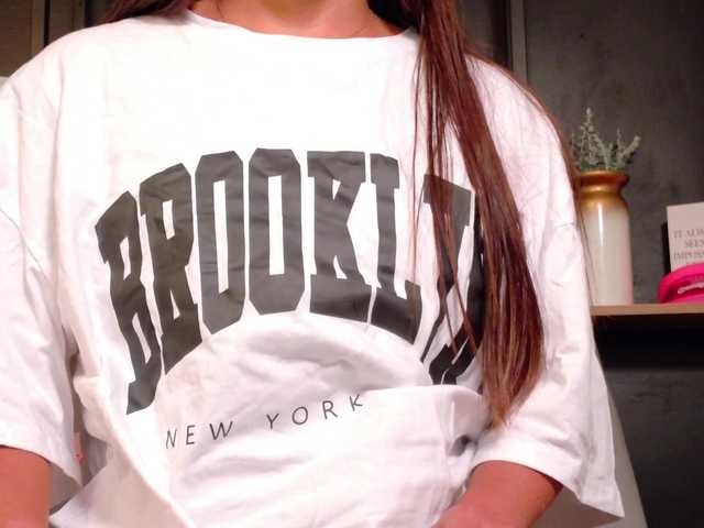 APRILHILL's BongaCams show and profile