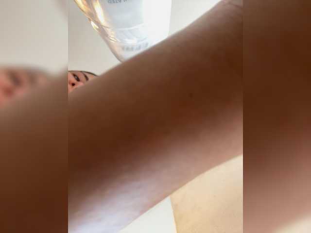 APRILHILL's BongaCams show and profile