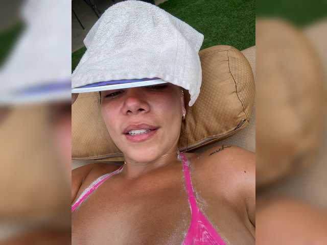 APRILHILL's BongaCams show and profile