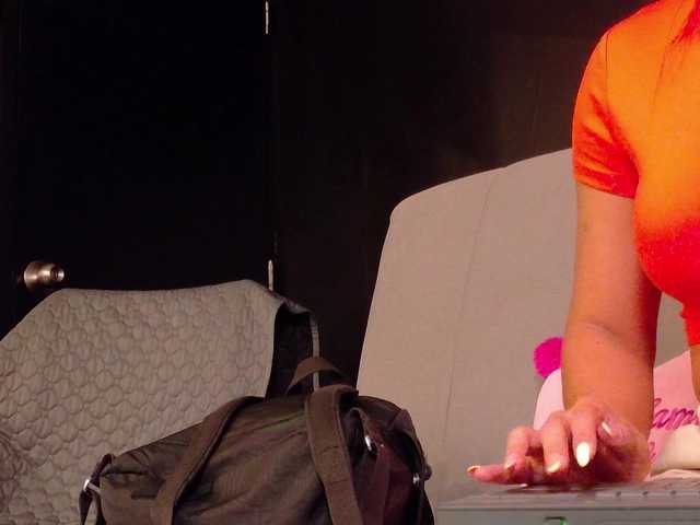 APRILHILL's BongaCams show and profile