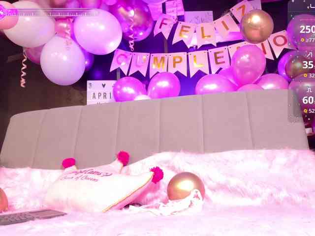 APRILHILL Live Webcam on BongaCams